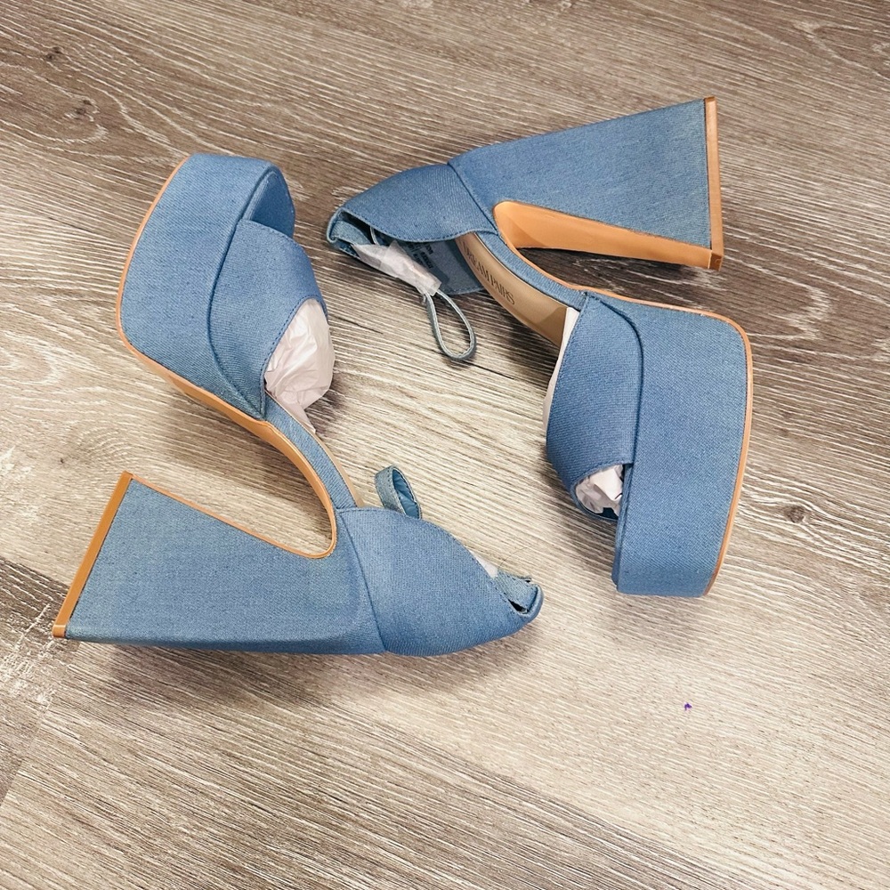 Dream Pairs Denim Blue Wedge Heels 7.5 NWT